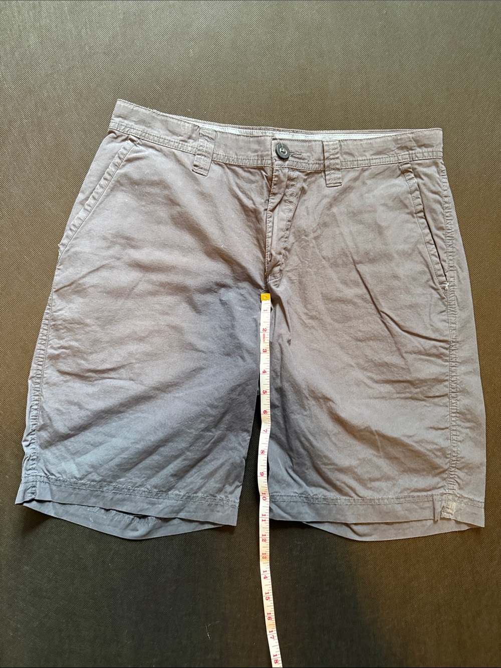 Columbia Men's Flat-Front Shorts in Gray